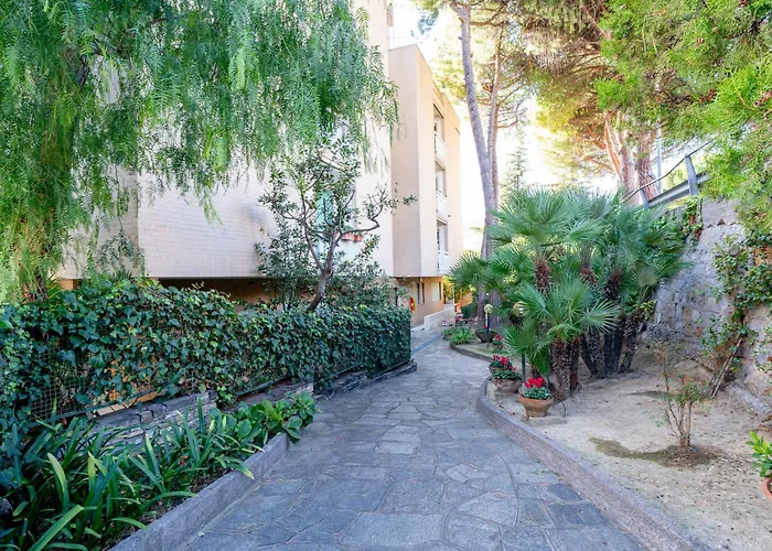 Guesthost - Seaview Terrace Mini Flat San Remo