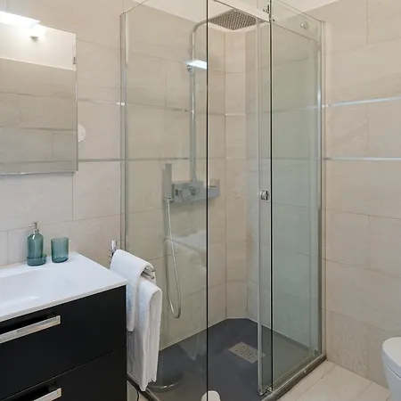 公寓 Seaview Terrace Mini Flat 圣雷默