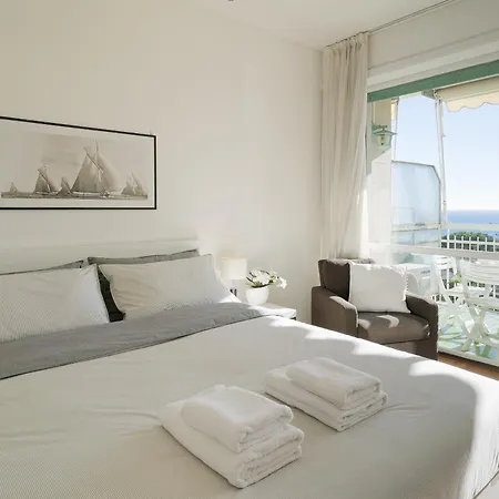 Guesthost - Seaview Terrace Mini Flat *