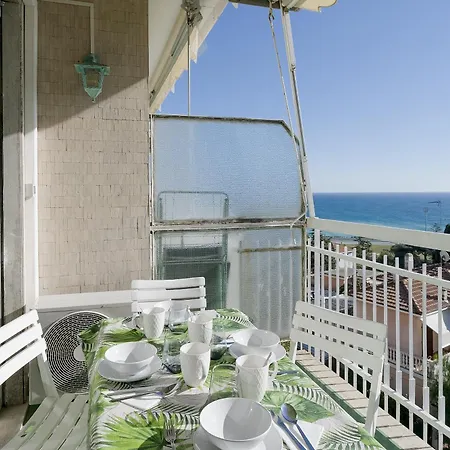 Guesthost - Seaview Terrace Mini Flat Apartment