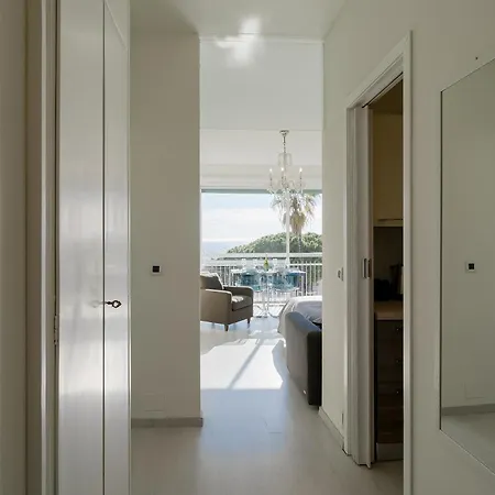 Seaview Terrace Mini Flat *