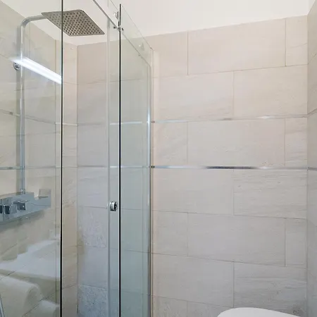 Guesthost - Seaview Terrace Mini Flat Appartement *