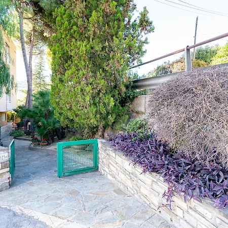 Guesthost - Seaview Terrace Mini Flat Apartment Sanremo