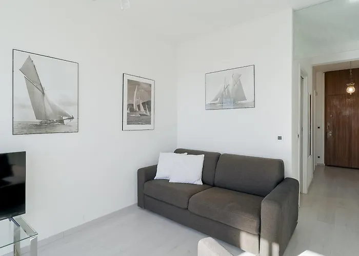 Seaview Terrace Mini Flat *